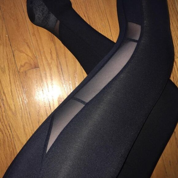 —Z by Zella— Mesh Detail Black Workout Leggings - Picture 3 of 6